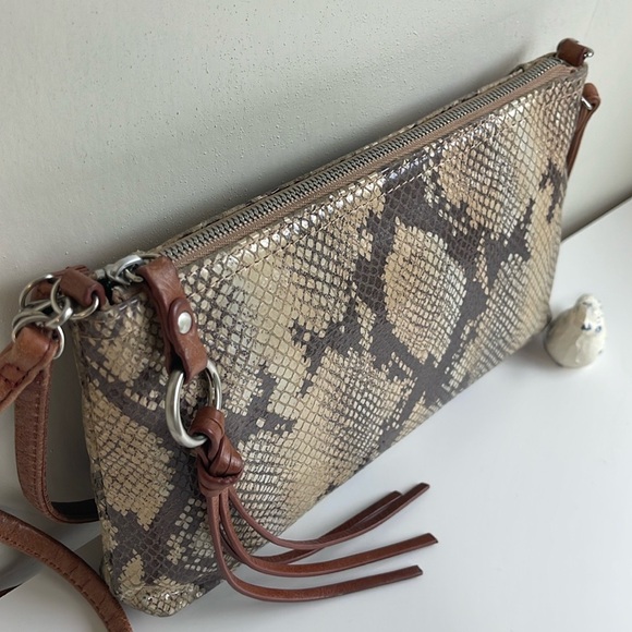 HOBO Leather Wristlet Shoulder Bag - Picture 2 of 16